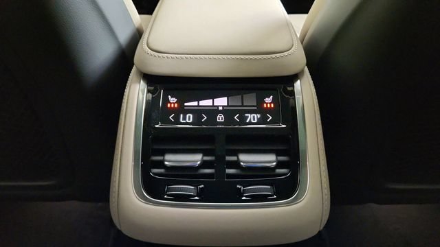 New 2026 Volvo XC90 T8 Plus w/ Protection Package Premier AWD/4WD image 32