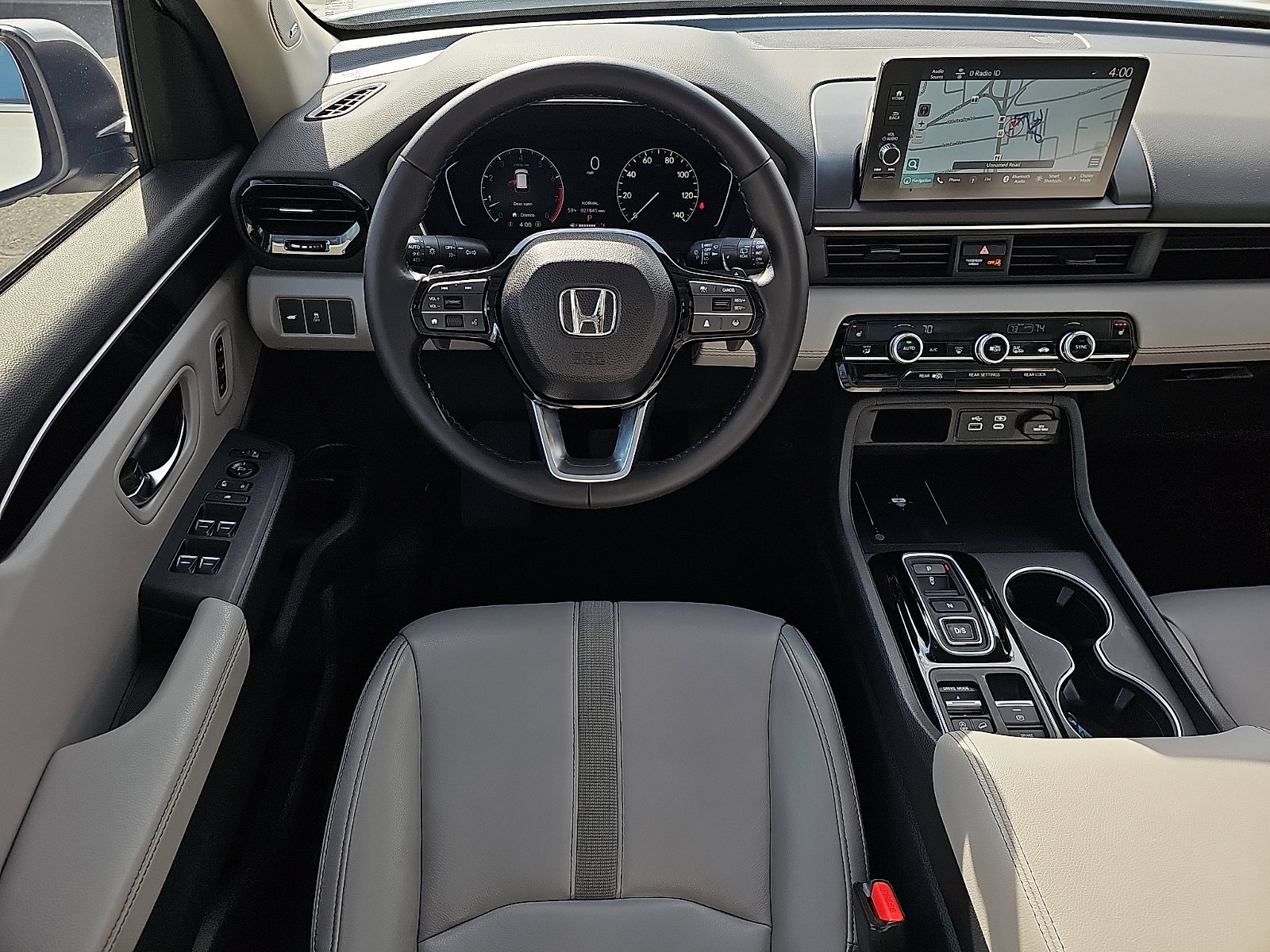 Used 2024 Honda Pilot Touring image 14