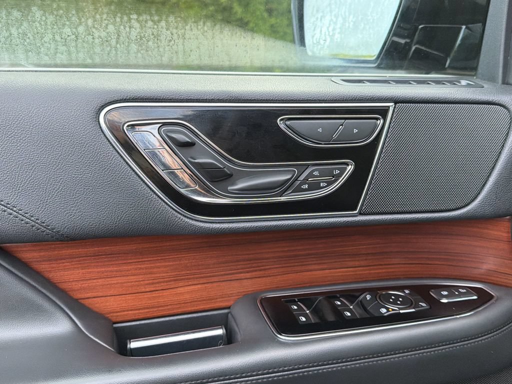 Used 2024 Lincoln Navigator Reserve AWD/4WD image 21