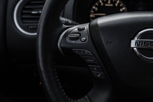 Used 2019 Nissan Pathfinder Platinum image 12