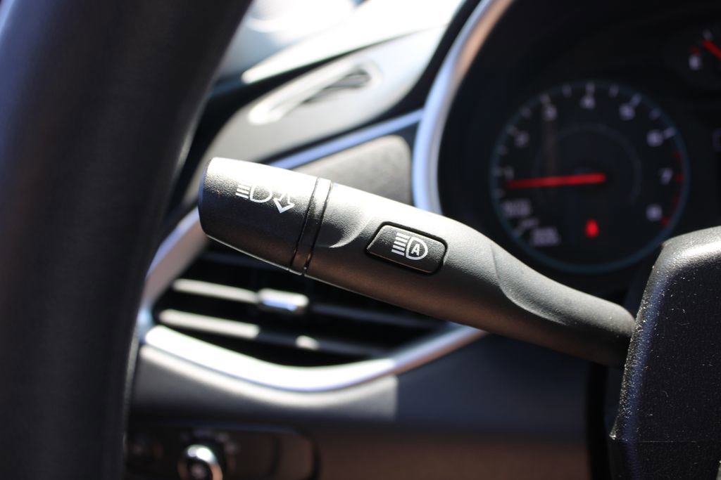 Used 2024 Chevrolet Malibu LT FWD image 35