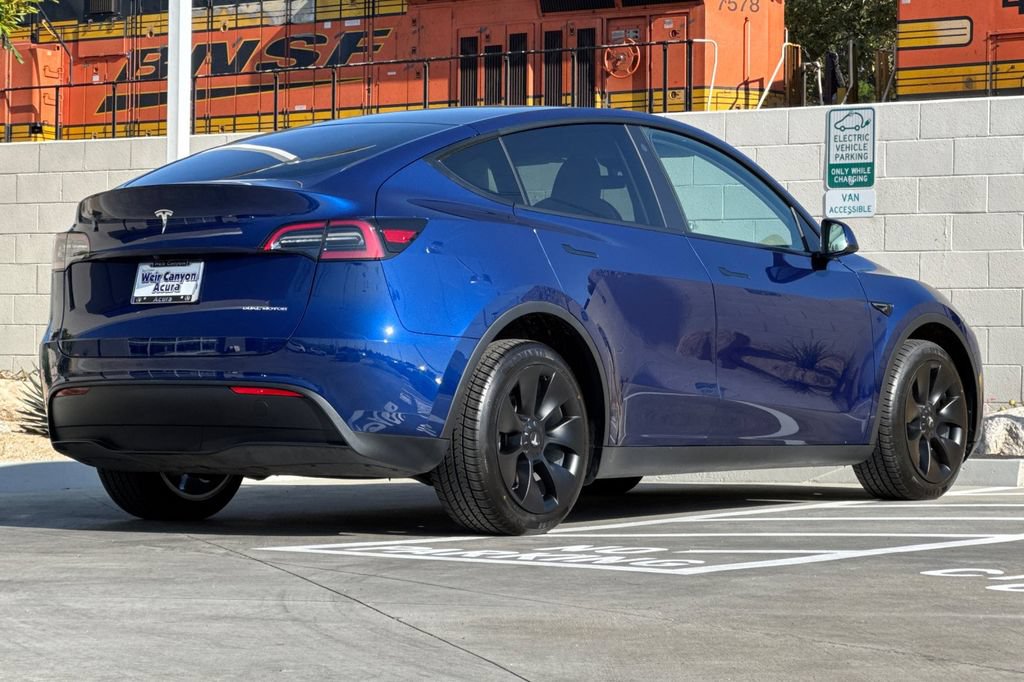 Used 2023 Tesla Model Y Long Range AWD/4WD image 7