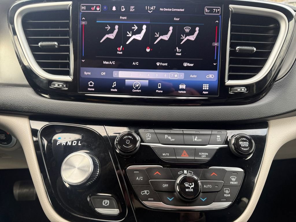 Used 2023 Chrysler Pacifica Touring-L image 29