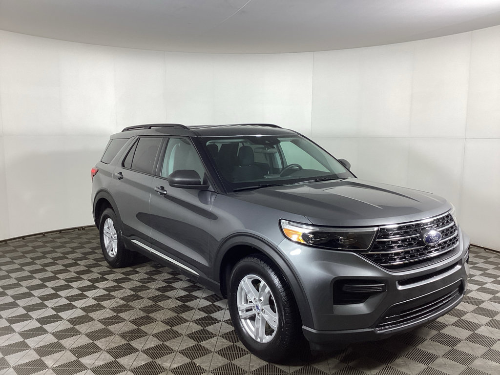 Used 2024 Ford Explorer XLT AWD/4WD image 1