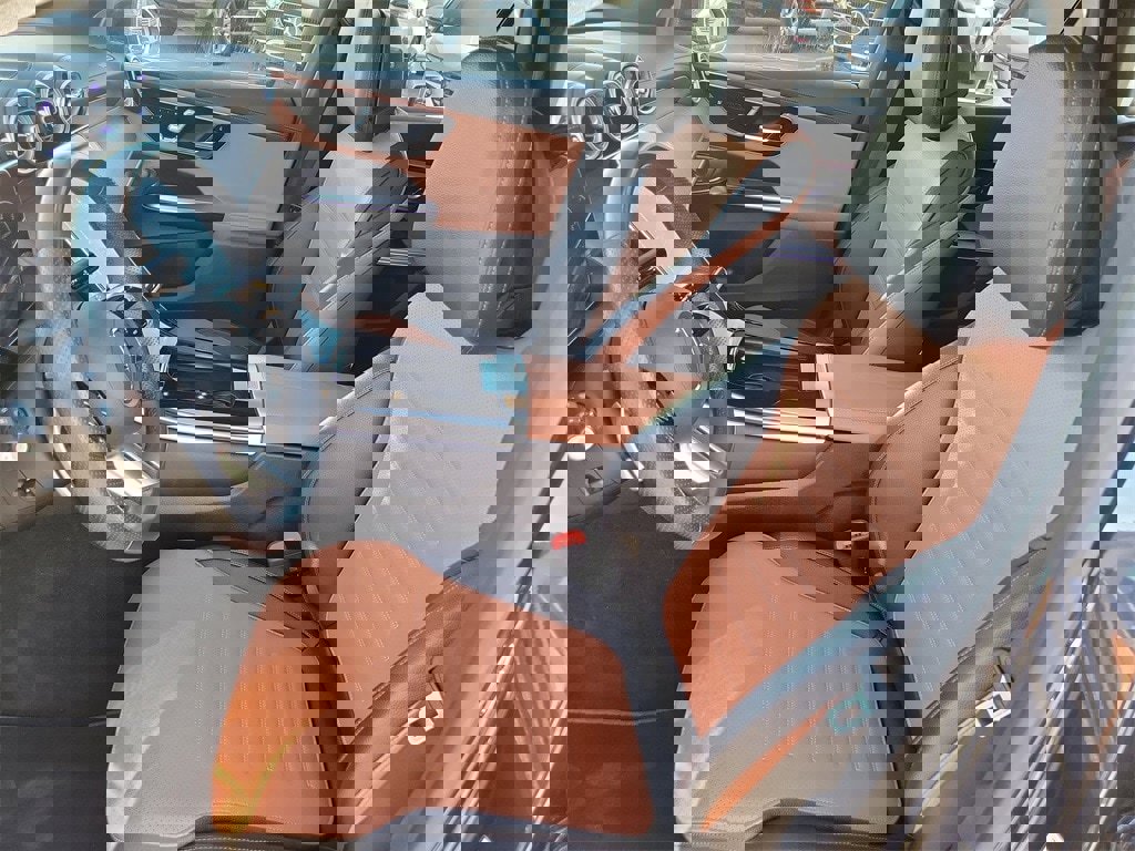 Used 2023 Mercedes-Benz GLC 300 4MATIC image 16