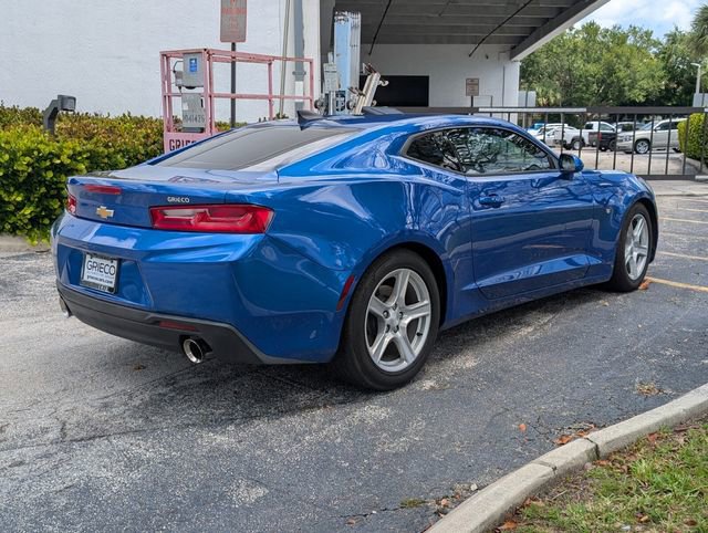 Used 2018 Chevrolet Camaro LT RWD image 7