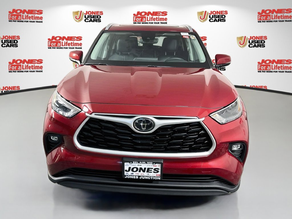 Certified 2022 Toyota Highlander XLE AWD/4WD image 13