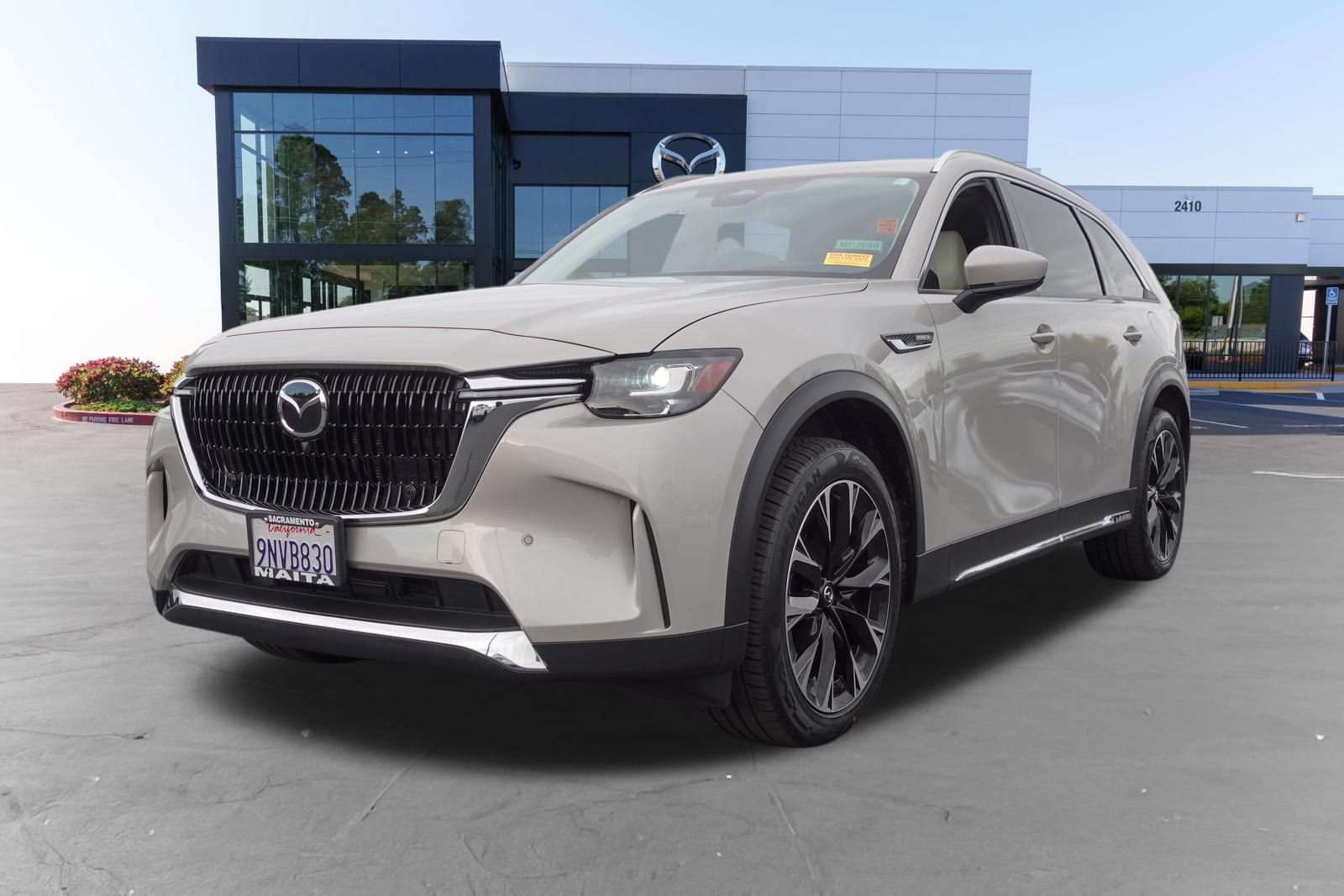 Certified 2024 MAZDA CX-90 Plug-In Hybrid w/ Premium Plus AWD/4WD image 10