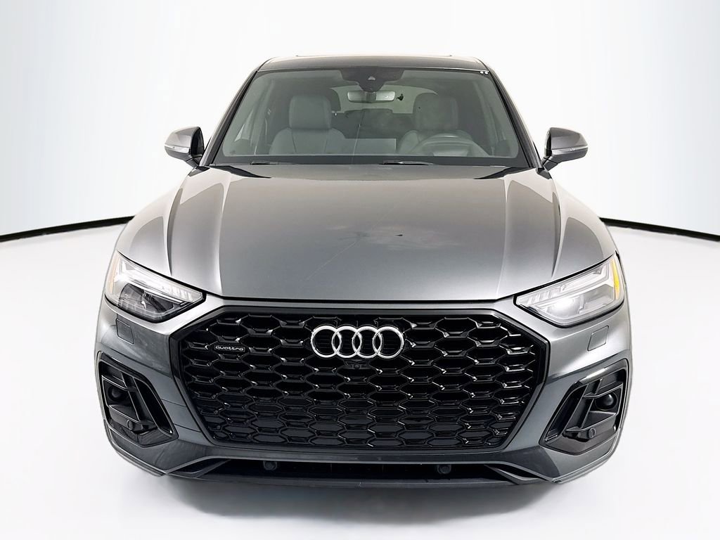Used 2023 Audi Q5 2.0T Prestige w/ Prestige Package image 2