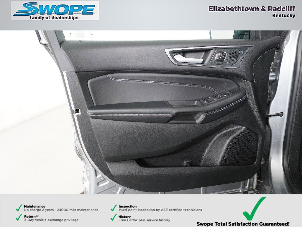 Used 2024 Ford Edge Titanium image 13