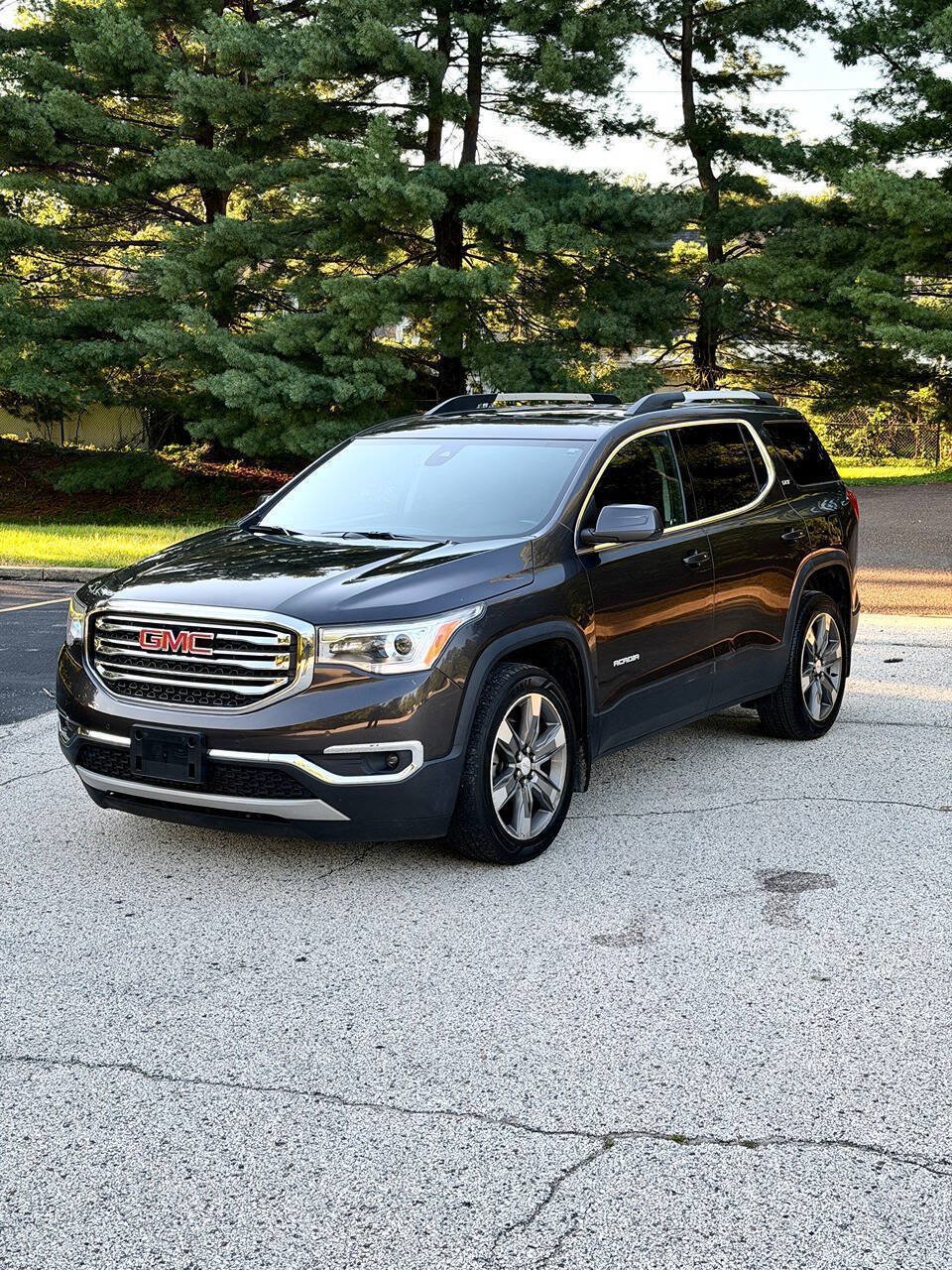Used 2017 GMC Acadia SLT w/ LPO, Floor Liner Package AWD/4WD image 3