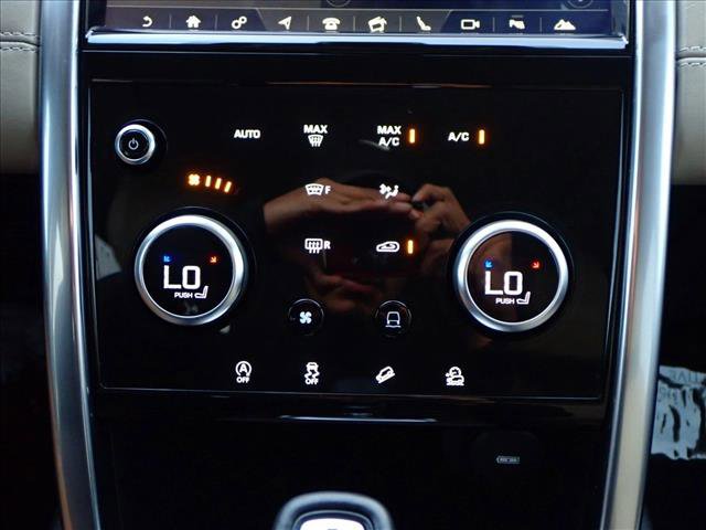 Used 2020 Land Rover Discovery Sport SE image 20