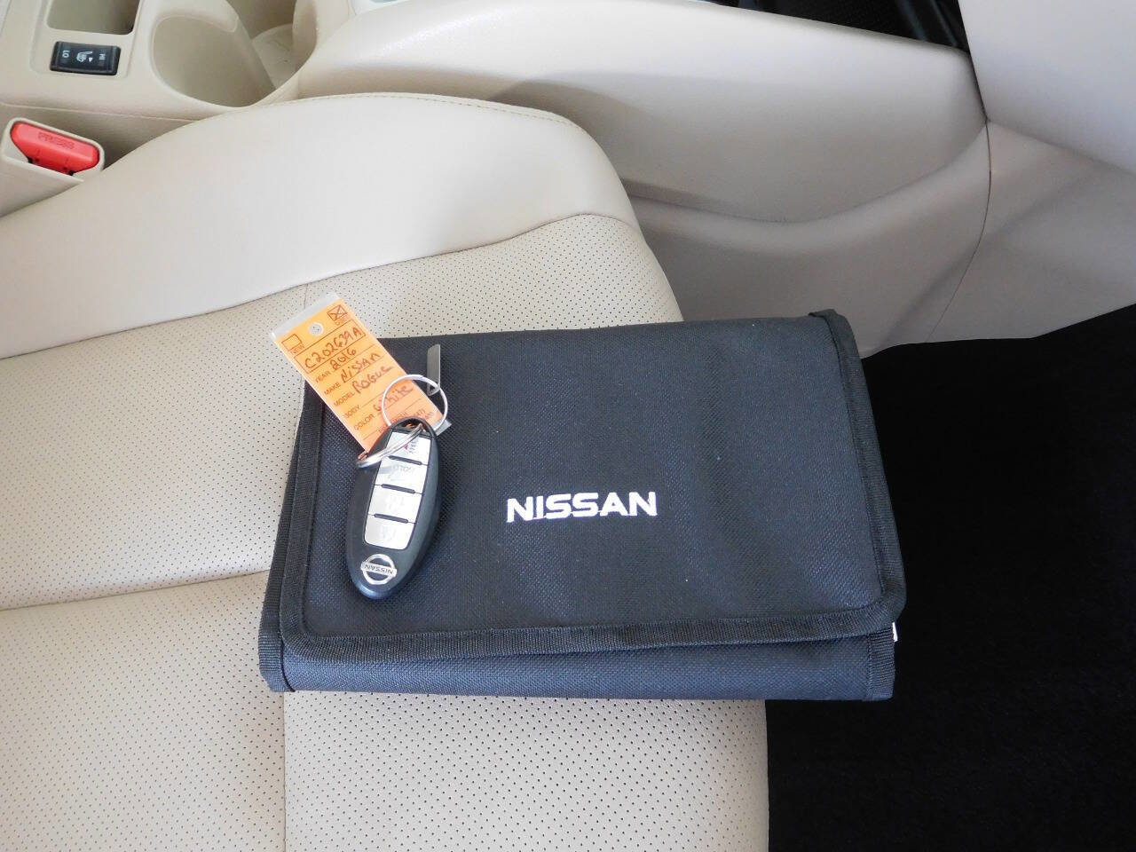 Used 2016 Nissan Rogue SL w/ SL Premium Package image 9