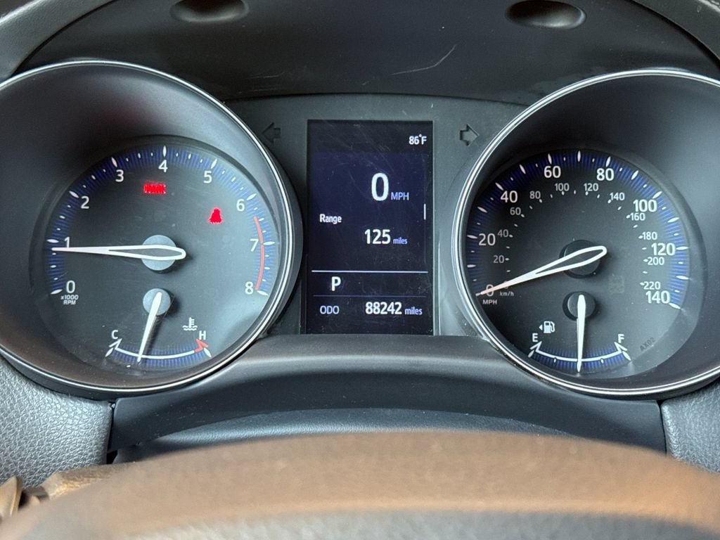 Used 2019 Toyota C-HR LE FWD image 32