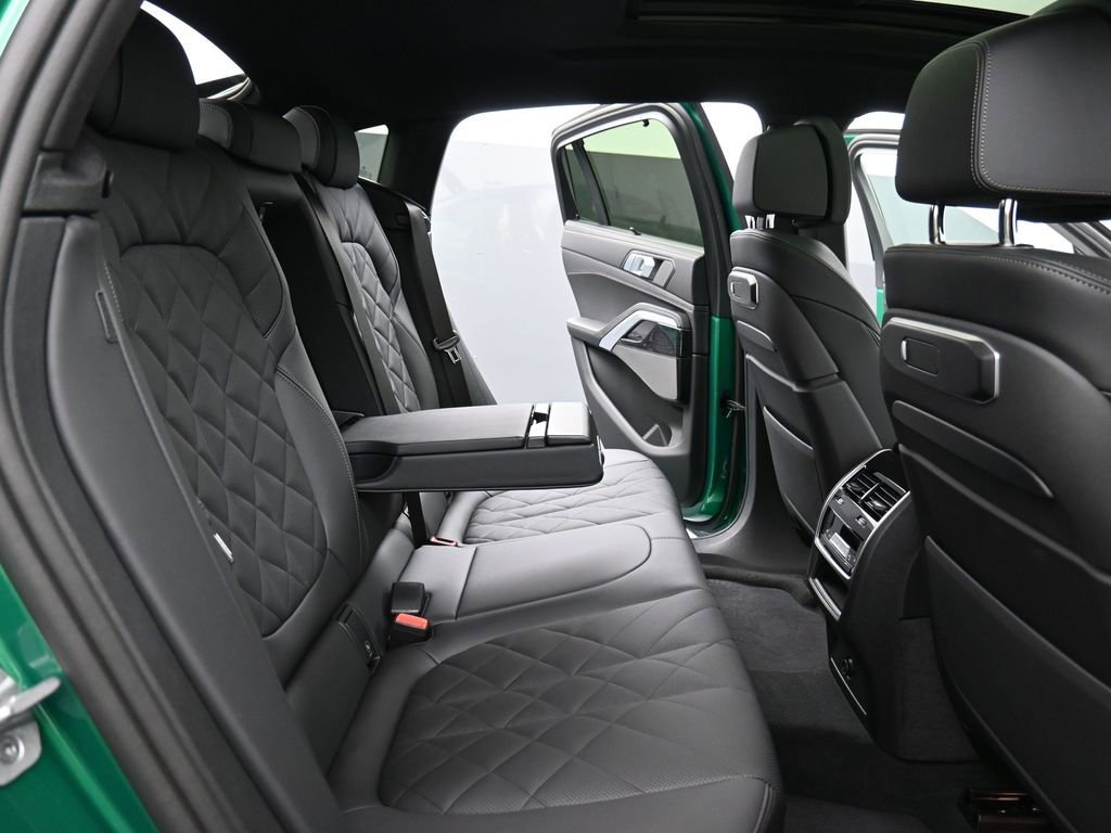 Used 2026 BMW X6 M60i image 18