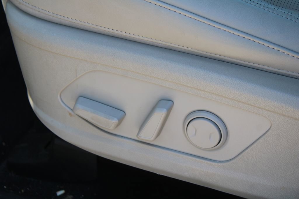 Certified 2024 Kia Sorento EX w/ Panoramic Sunroof Package FWD image 24
