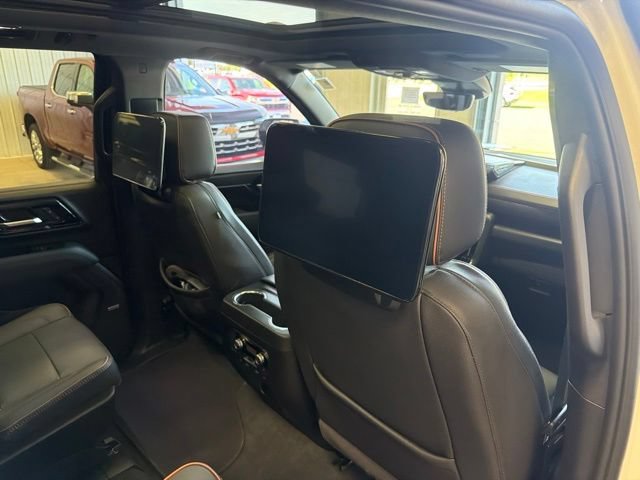 Used 2025 GMC Yukon AT4 w/ AT4 Premium Plus Package AWD/4WD image 30