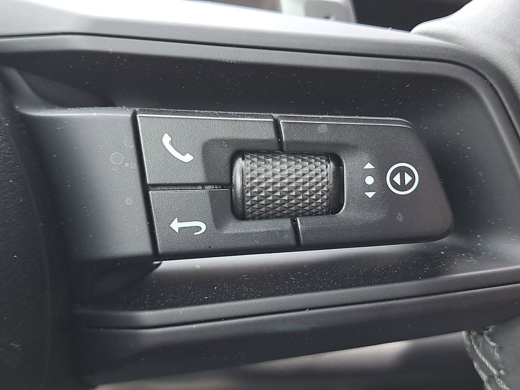 Certified 2025 Porsche Cayenne image 39