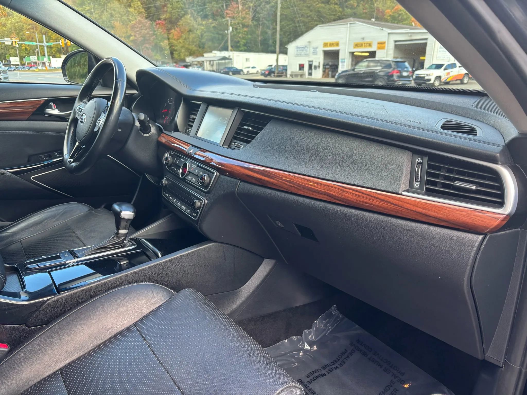 Used 2018 Kia Cadenza Premium image 16