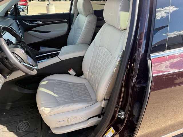 Used 2023 Buick Enclave Avenir w/ Avenir Technology Package AWD/4WD image 30