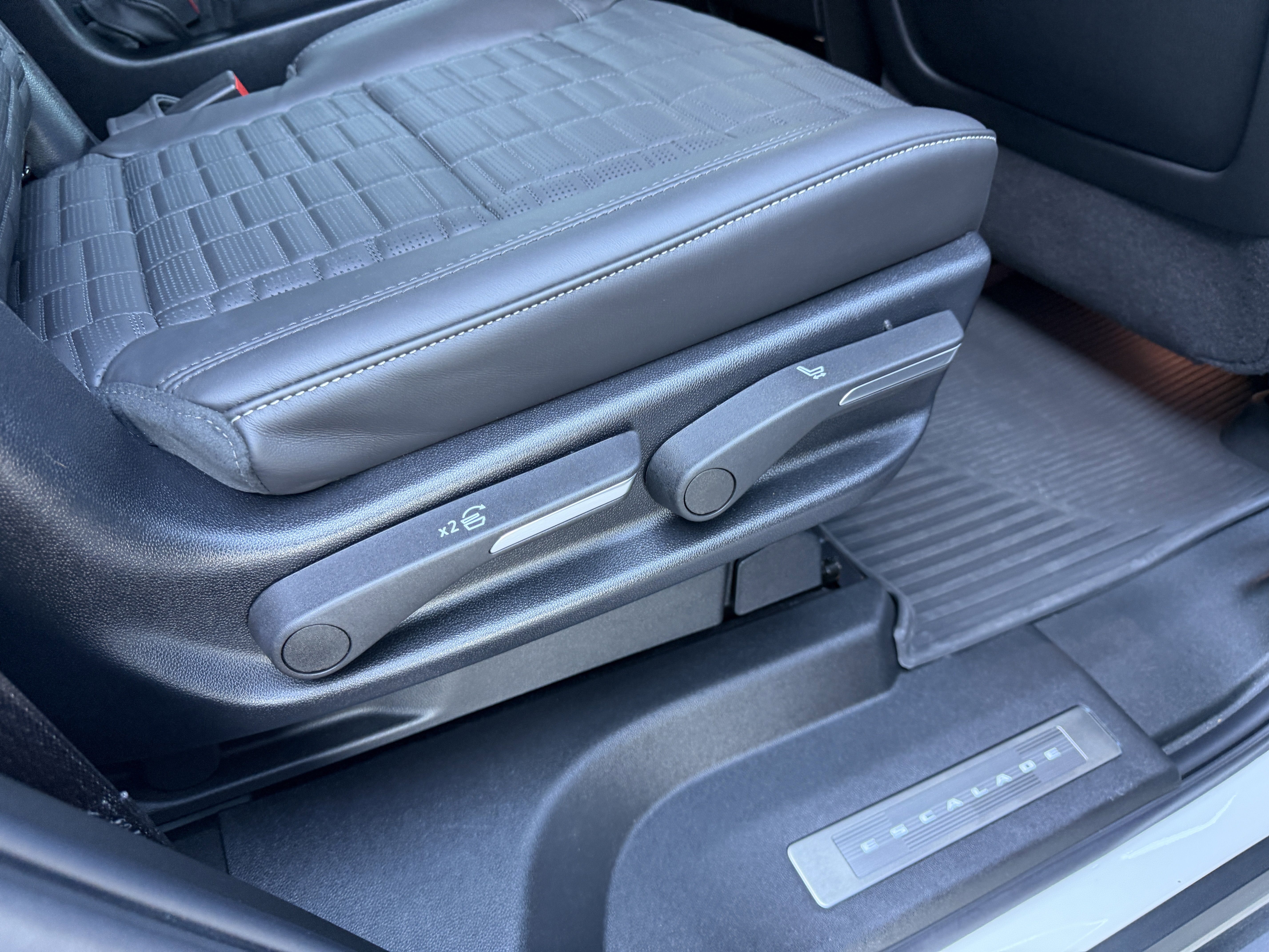 Used 2025 Cadillac Escalade V image 26