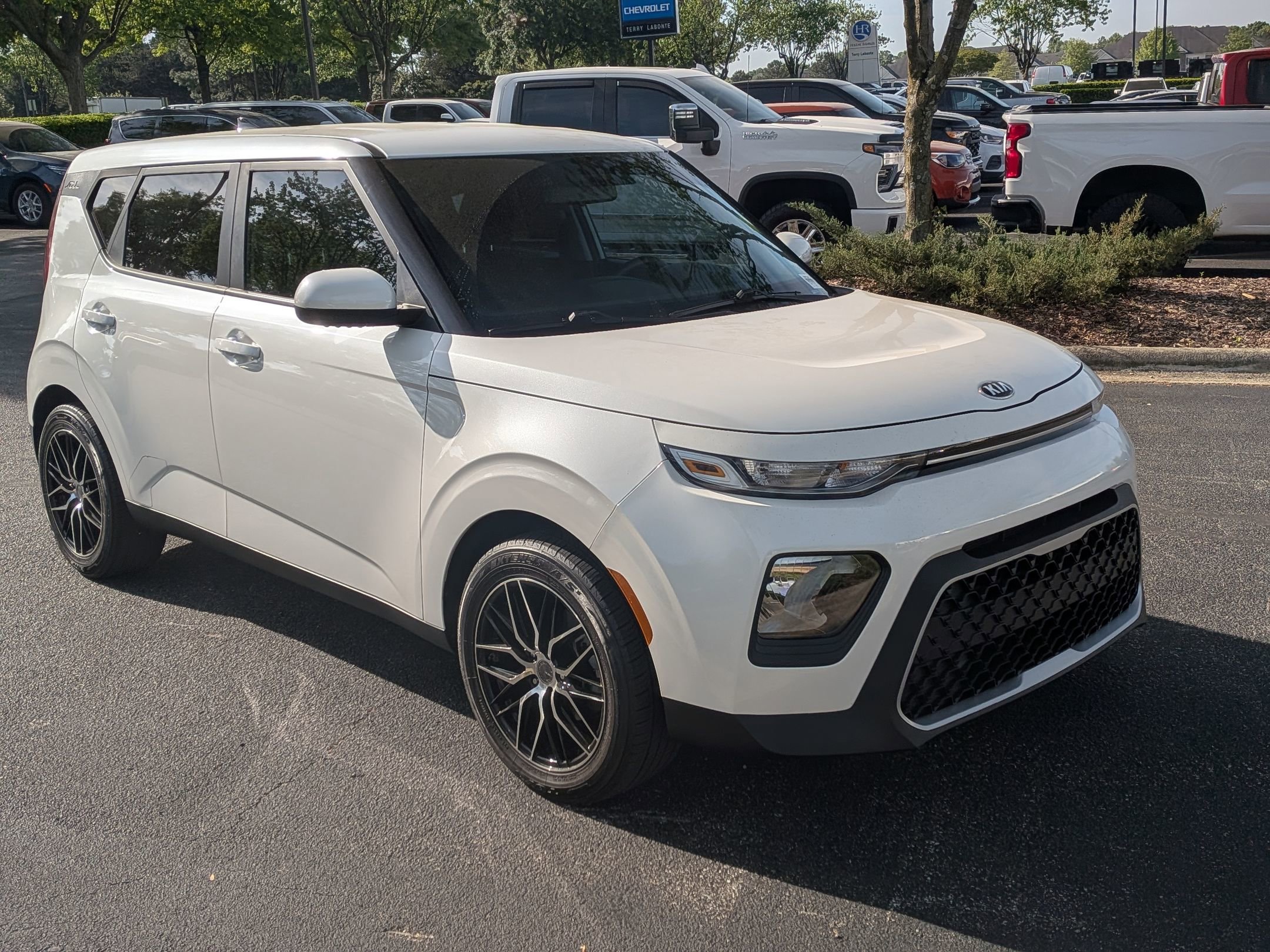 Used 2021 Kia Soul LX FWD image 2