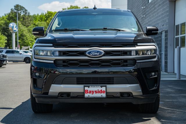 Used 2023 Ford Expedition XLT AWD/4WD image 3