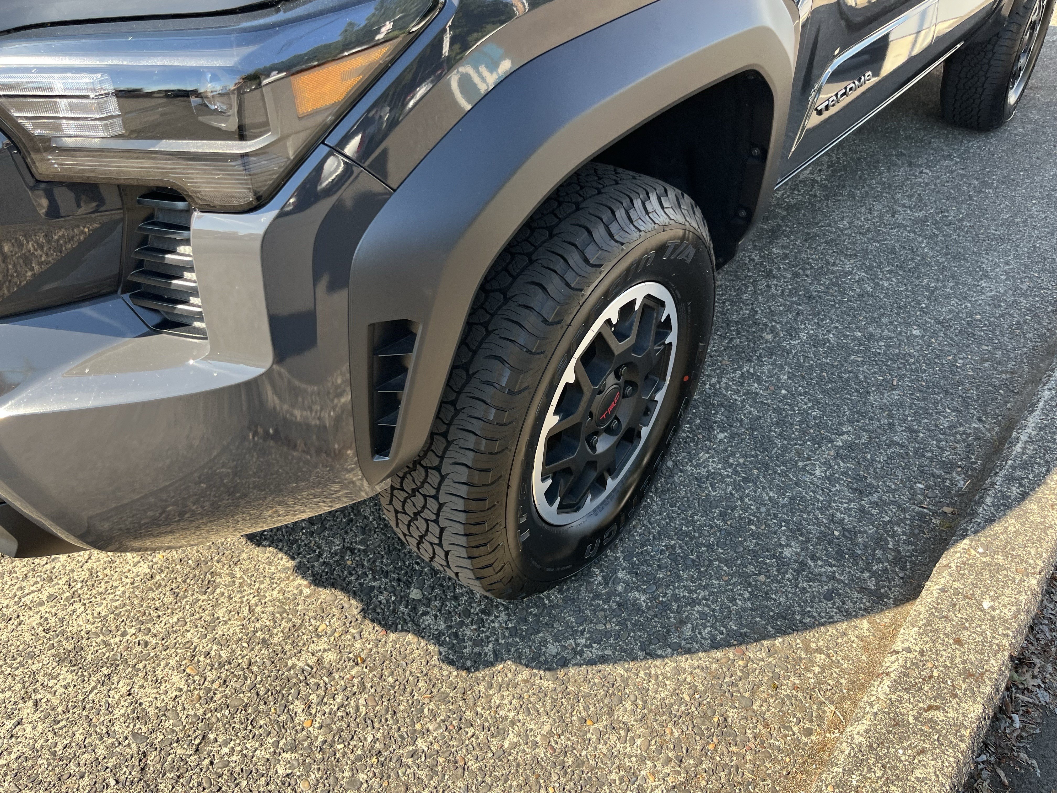 Used 2026 Toyota Tacoma TRD Off-Road AWD/4WD image 8