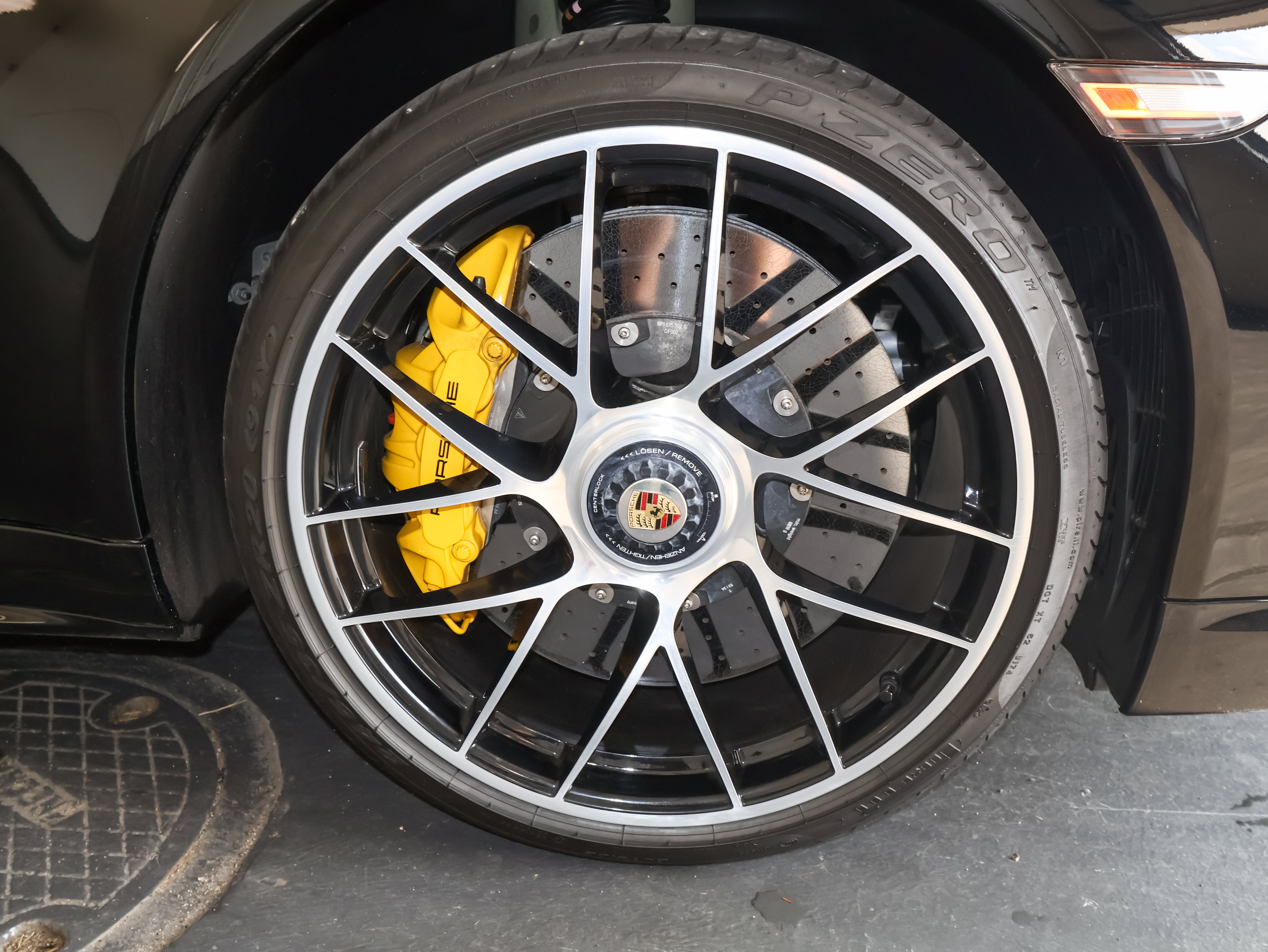 Used 2018 Porsche 911 Turbo S AWD/4WD image 32