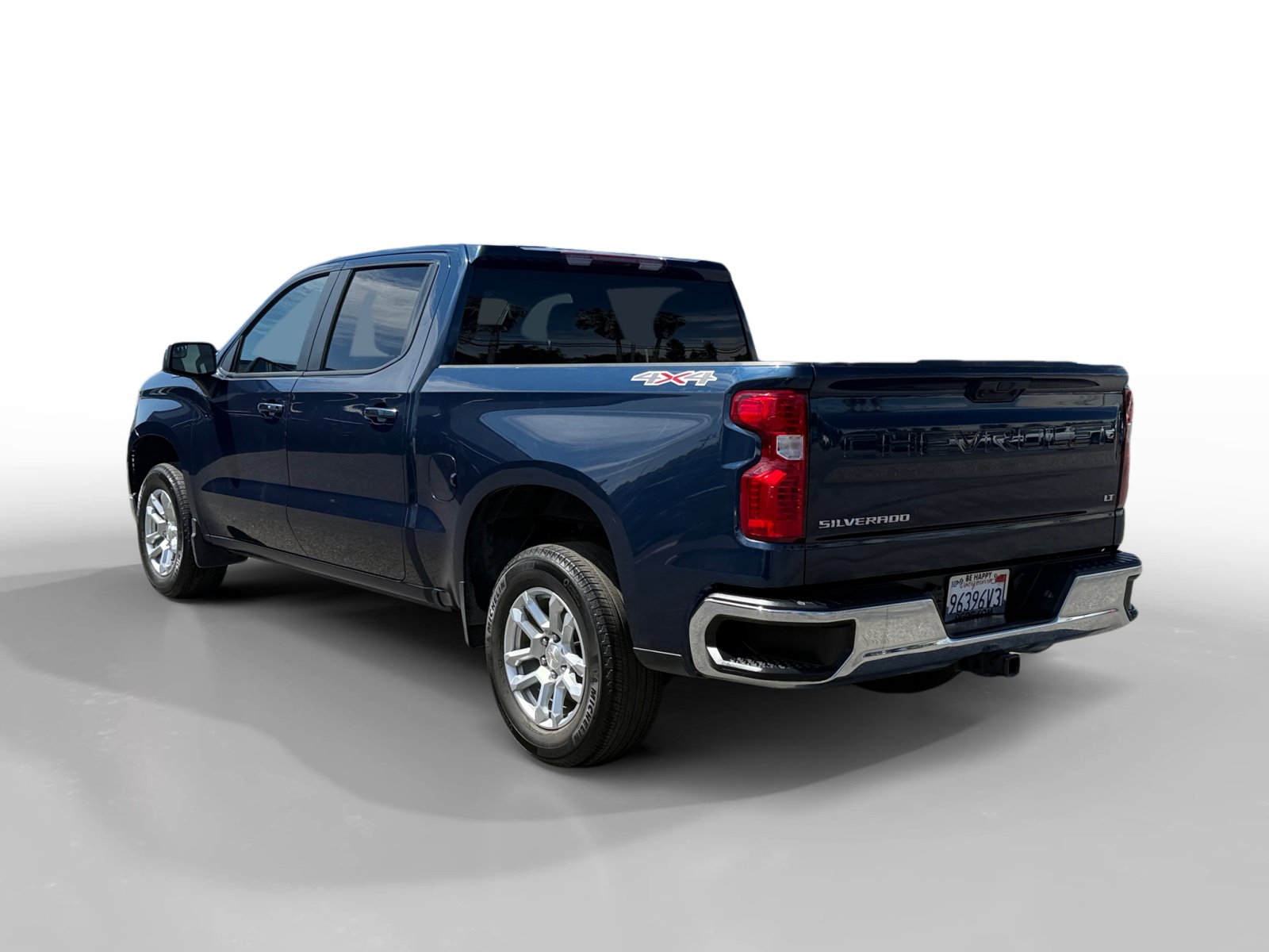 Used 2023 Chevrolet Silverado 1500 LT AWD/4WD image 3
