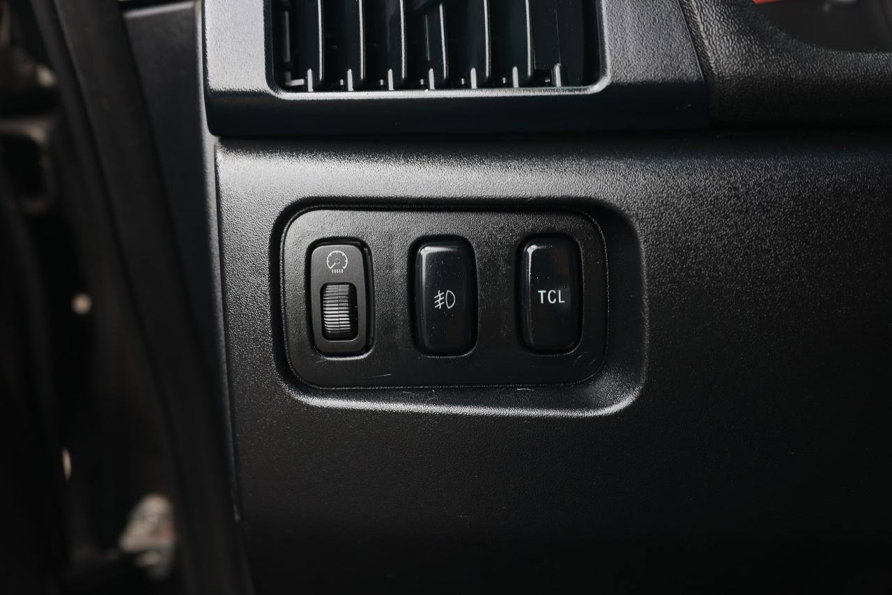 Used 2011 Mitsubishi Endeavor LS AWD/4WD image 39