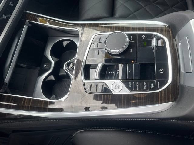 Used 2024 BMW X7 xDrive40i w/ Premium Package AWD/4WD image 21