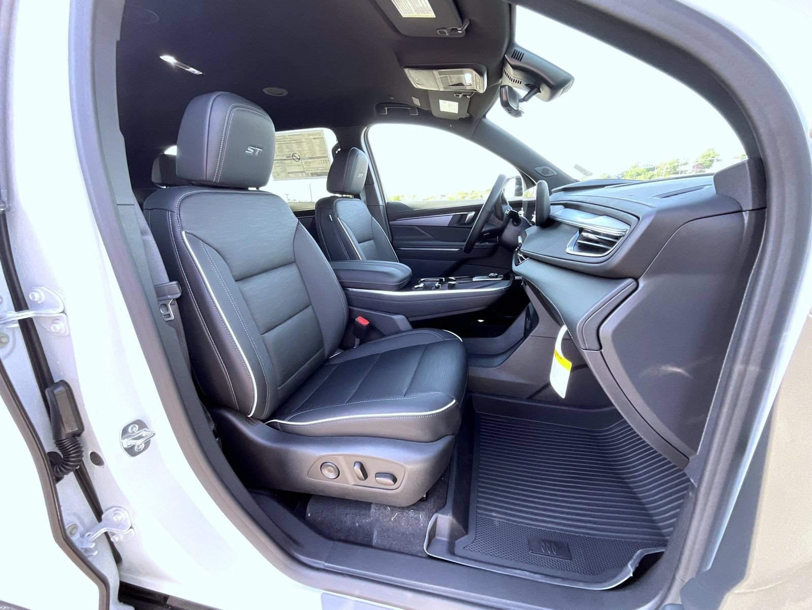 New 2026 Buick Enclave Sport Touring w/ Power Package AWD/4WD image 15