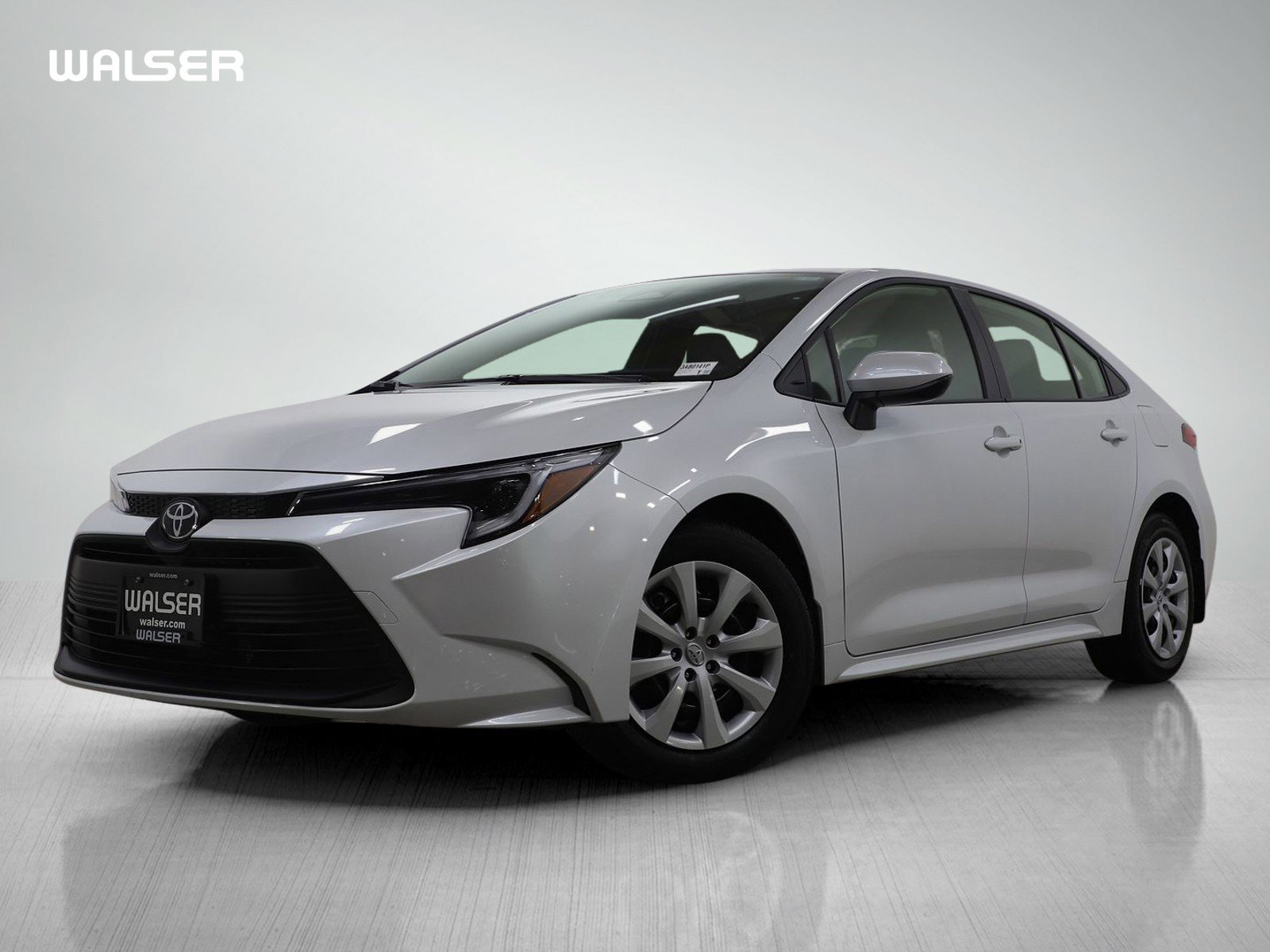 Used 2026 Toyota Corolla LE FWD image 1