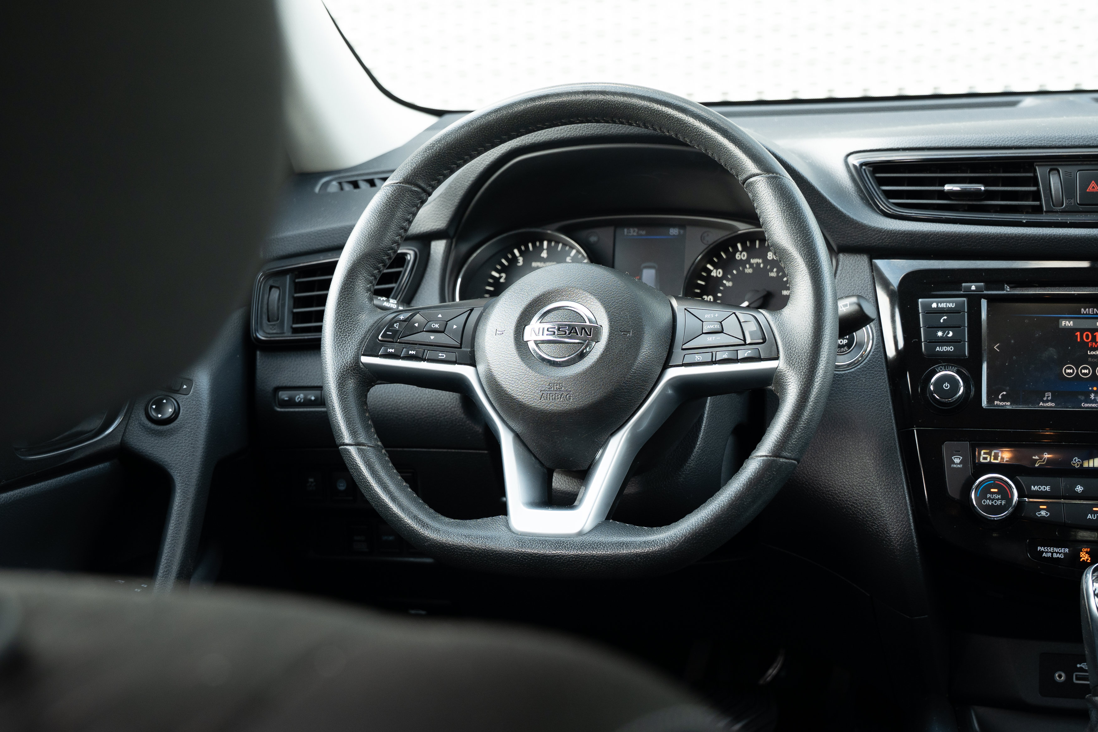 Used 2019 Nissan Rogue SV AWD/4WD image 9