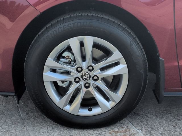 Certified 2026 Toyota Sienna Limited image 11