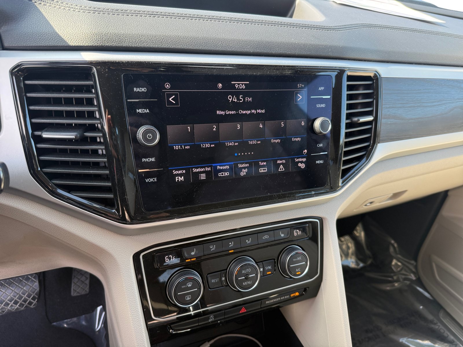 Certified 2023 Volkswagen Atlas SE FWD image 12