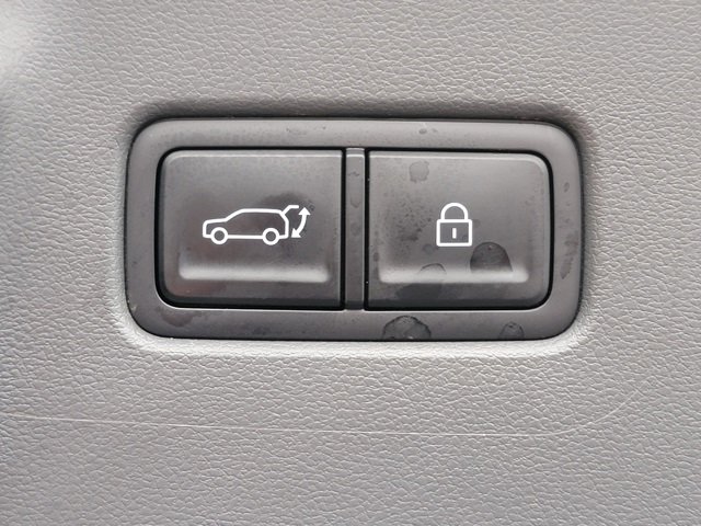 Used 2024 Hyundai Santa Fe Limited image 29