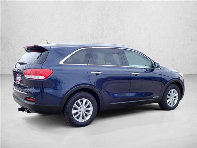 Used 2017 Kia Sorento AWD image 4
