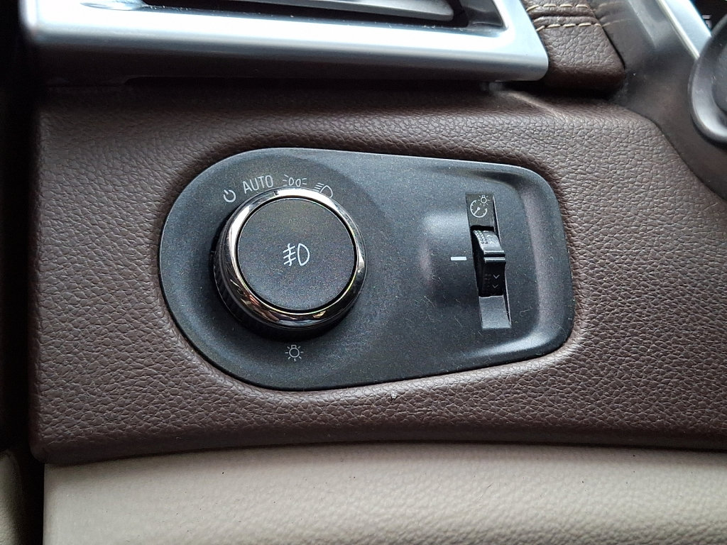 Used 2015 Cadillac SRX Performance w/ Driver Awareness Package AWD/4WD image 30