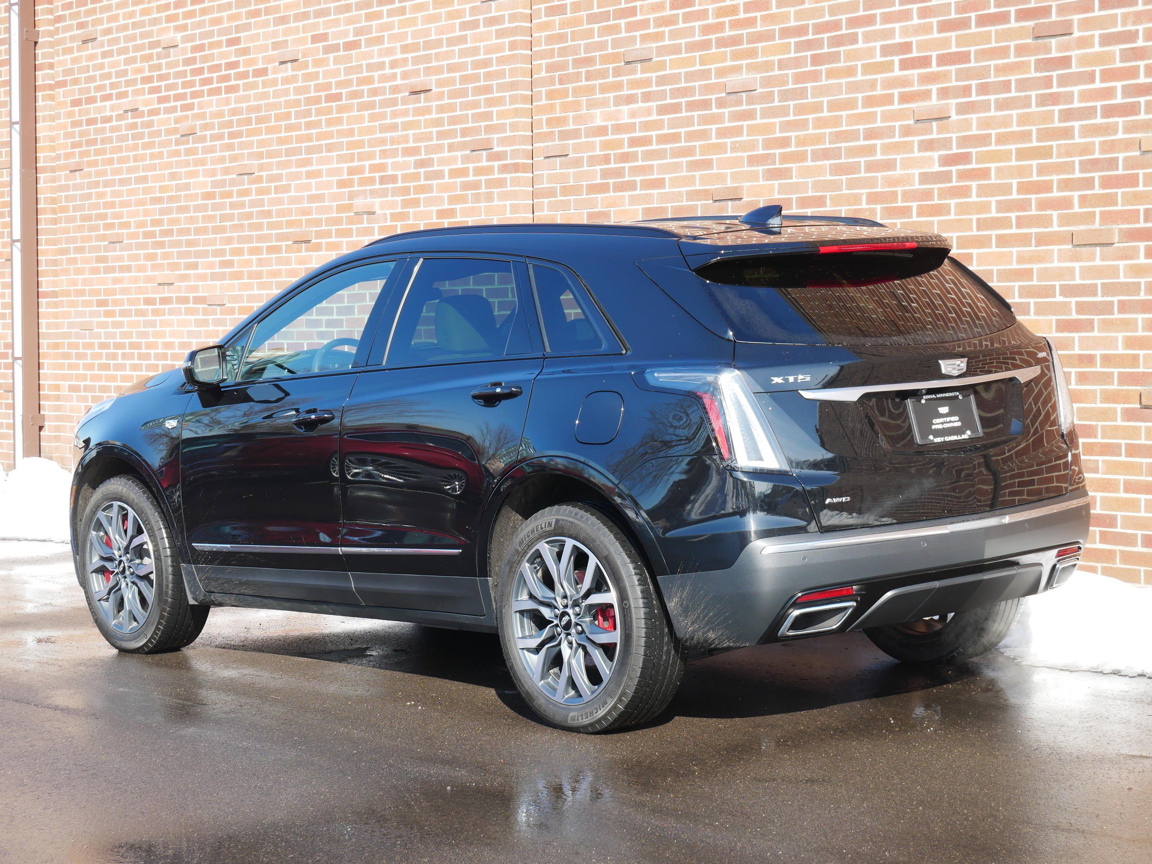 Certified 2023 Cadillac XT5 Sportv w/ LPO, Floor Liner Package image 3