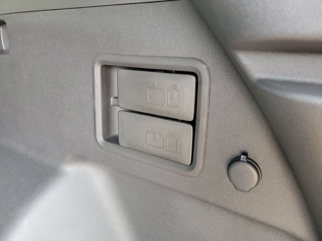 Used 2024 Chevrolet Equinox LT w/ LPO, Floor Liner Package FWD image 38
