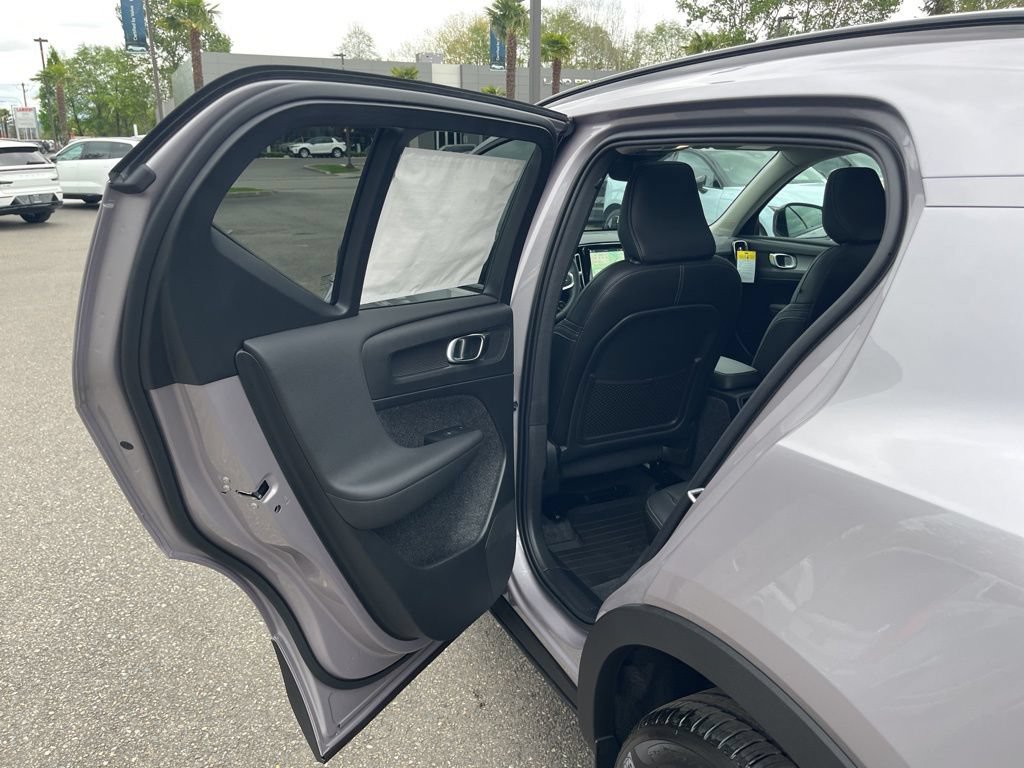New 2026 Volvo XC40 B5 Core w/ Protection Package Premier AWD/4WD image 15