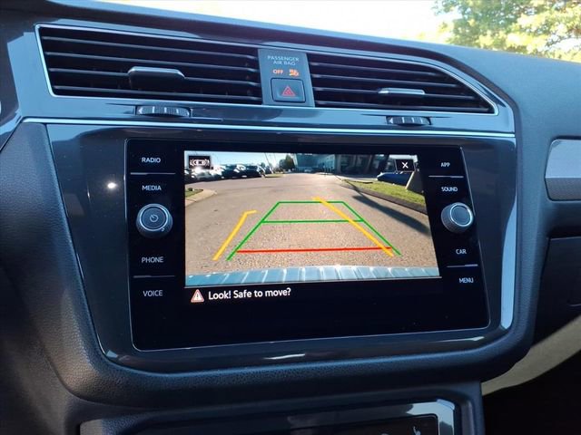 Used 2023 Volkswagen Tiguan SE image 14