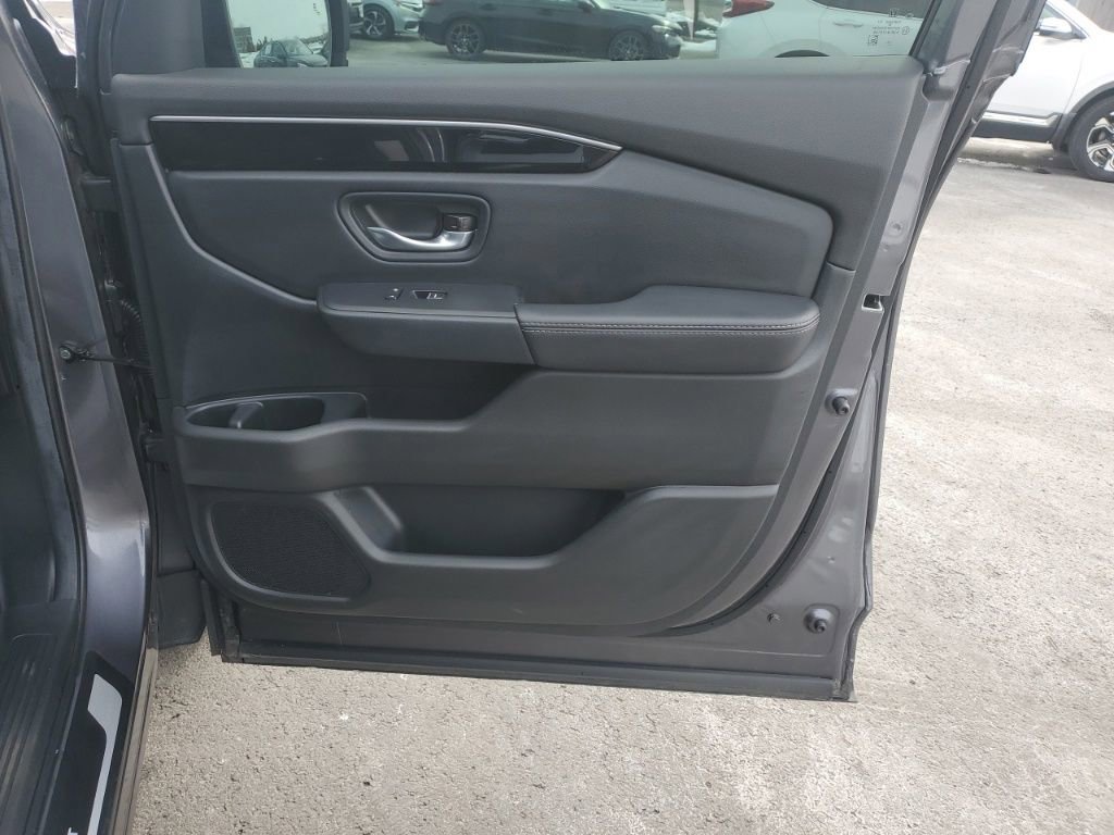 Certified 2025 Honda Pilot EX-L image 30