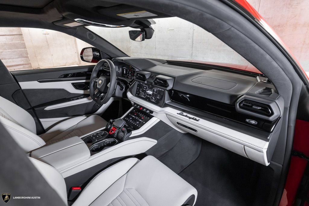 New 2025 Lamborghini Urus SE AWD/4WD image 48