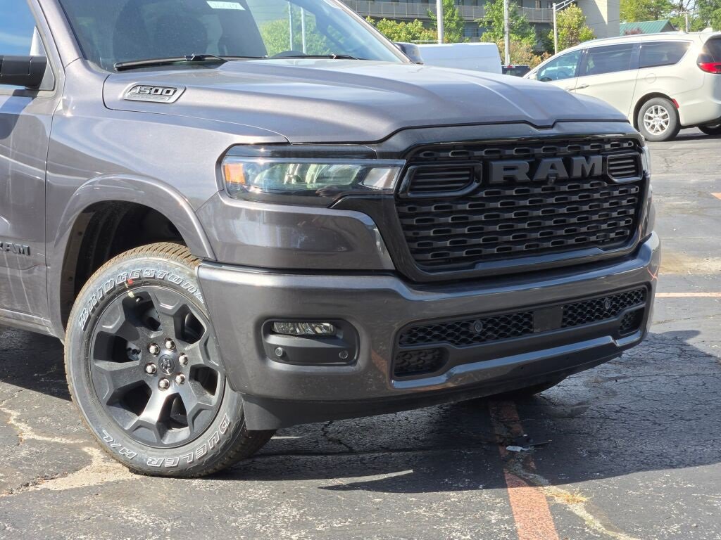 New 2026 RAM 1500 4x4 Crew Cab image 2