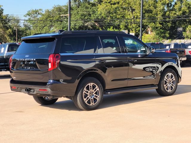 Used 2025 Ford Expedition Active RWD image 4