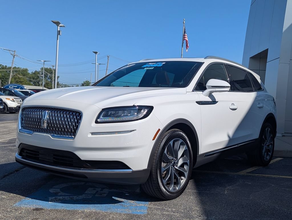 Used 2023 Lincoln Nautilus Reserve AWD/4WD image 7