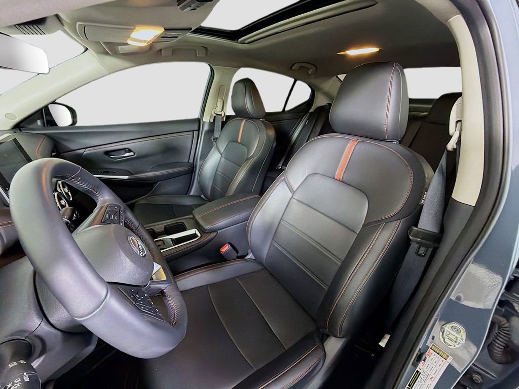 Used 2025 Nissan Sentra SR w/ SR Premium Package FWD image 12